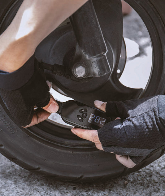 Cyfrowy manometr SmartGauge D2X z przyłączem SmartHead 18 bar/260ps