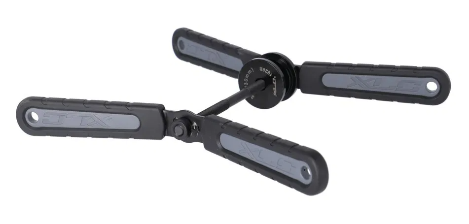 Removal tool for the XLC To-S08 central movement