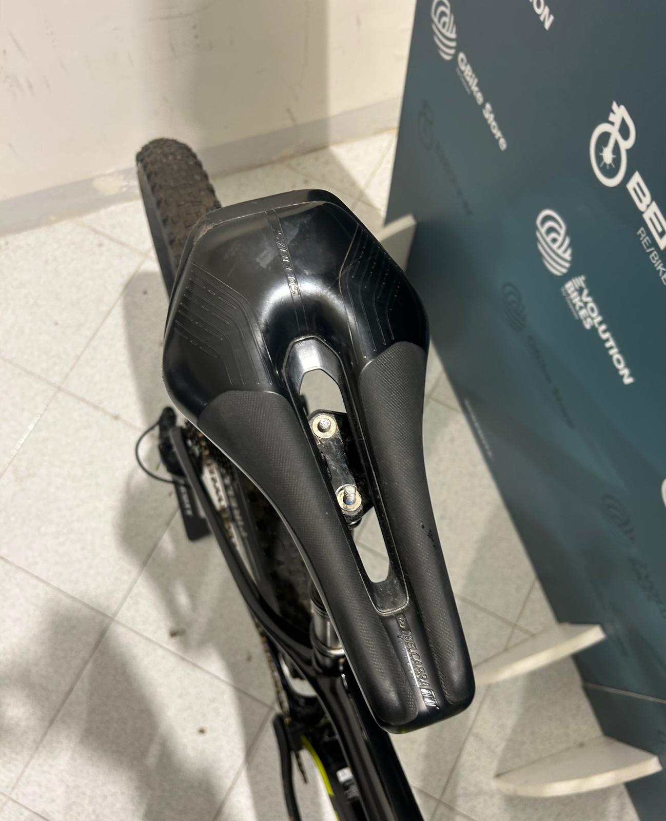 Scott Scale Rozmiar Pucharu Świata RC 900 M - Używany