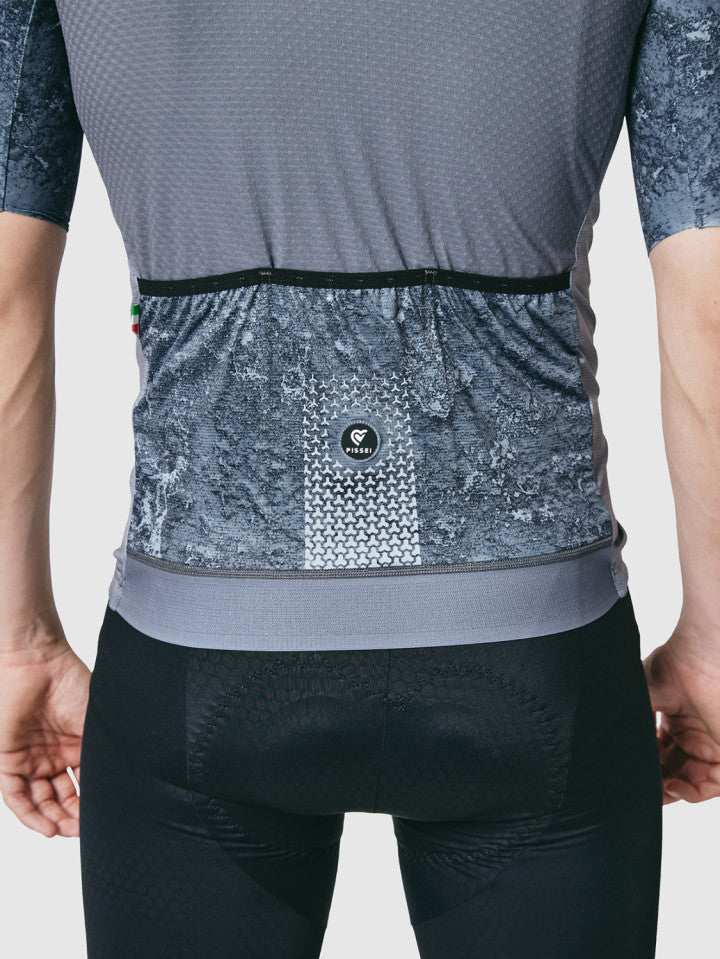 Système solaire à la chemise à manches courtes Pissei