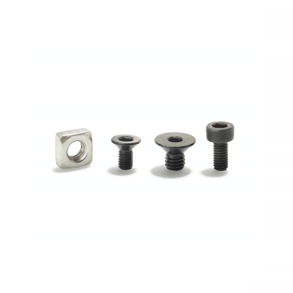 Bosch - Kit tornillos montaje Kiox, 1 tuerca cuadrada, 1 tornillo para caja de cableado, 1 tornillo para placa de montaje, 1 tornillo para antirrobo