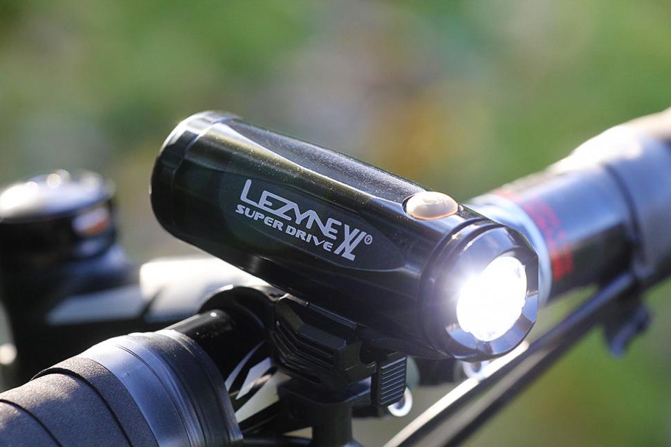 Lezyne Super Drive XL lumière avant