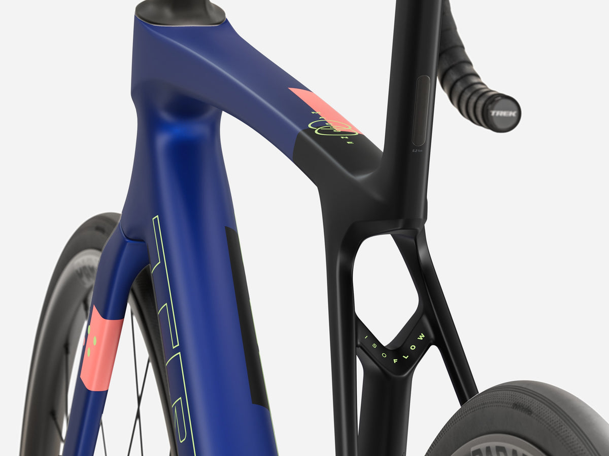 Trek Madone SL 5 Gen 8 Matte Cobalt Blue/Trek Black/Living Coral