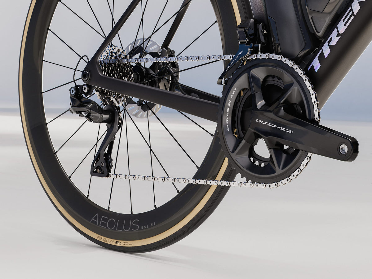 Trek Madone SLR 9 Gen 8 Matte Carbon Smoke/Prismatic Pearl