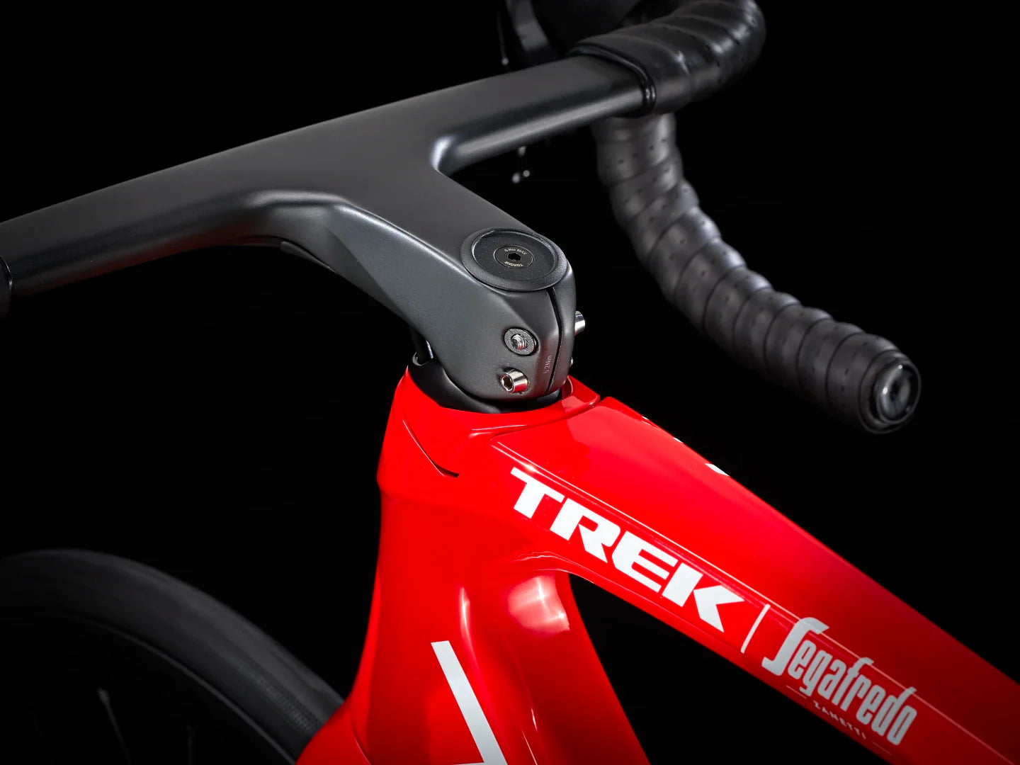 Trek Emented SLR 6 Axs