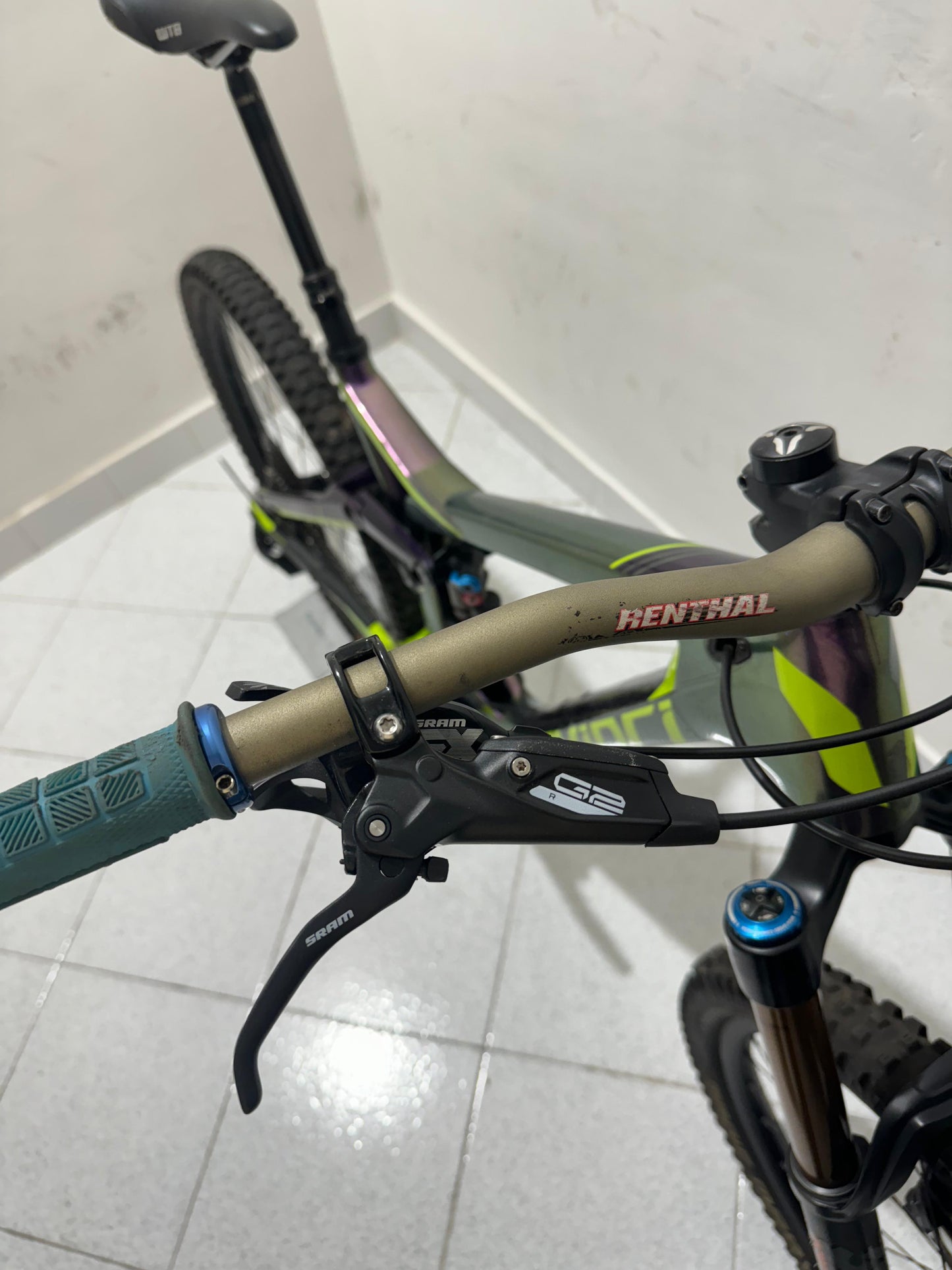 Devinci Split Pivot Cut L - Usado