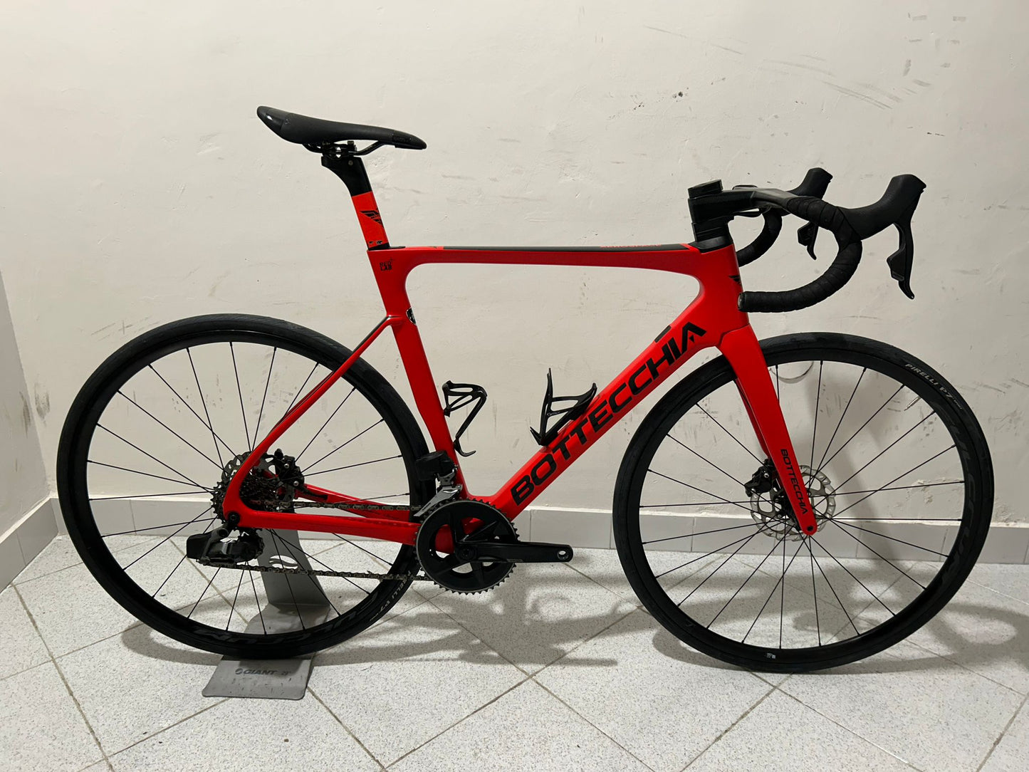 BotteCchia Aeroespace Tamaño 55 - Usado