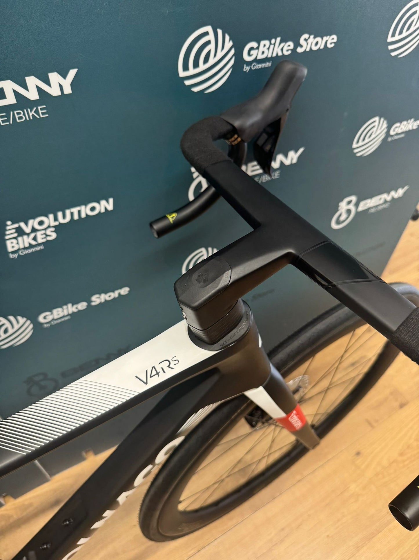 Colnago V4RS VAE Emirates Größe 485 - Demo -Test