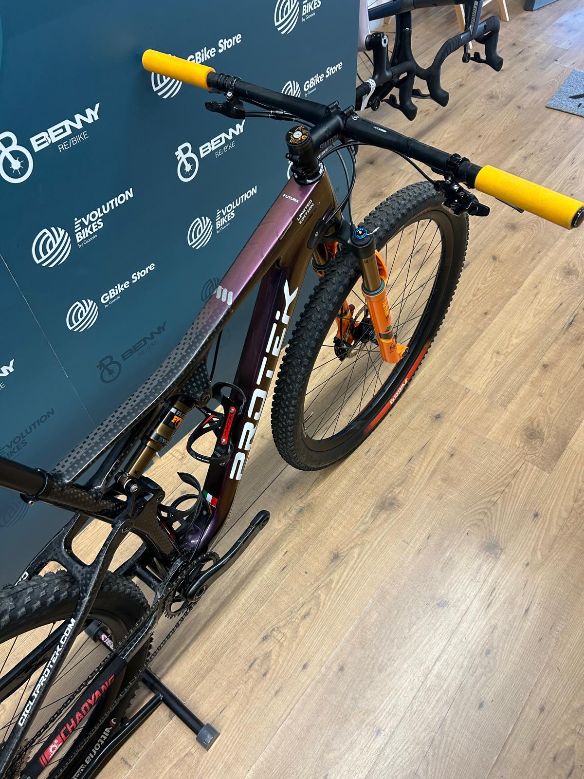 Cut Protek Futura Limited Edition L - Używany