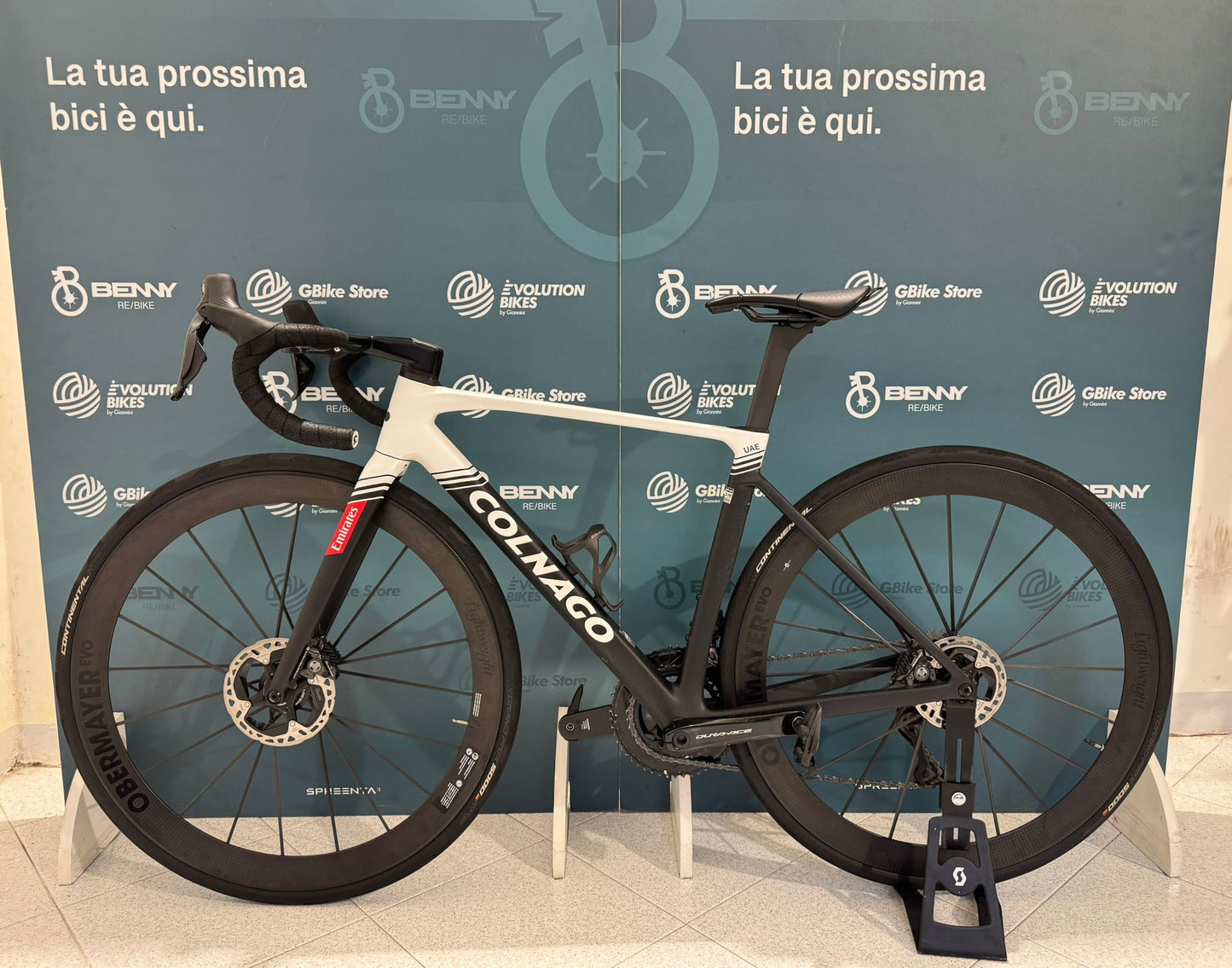Colnago V5Rs Dura-Ace R9270 Di2 12v Léger Taille 45,5 - Occasion