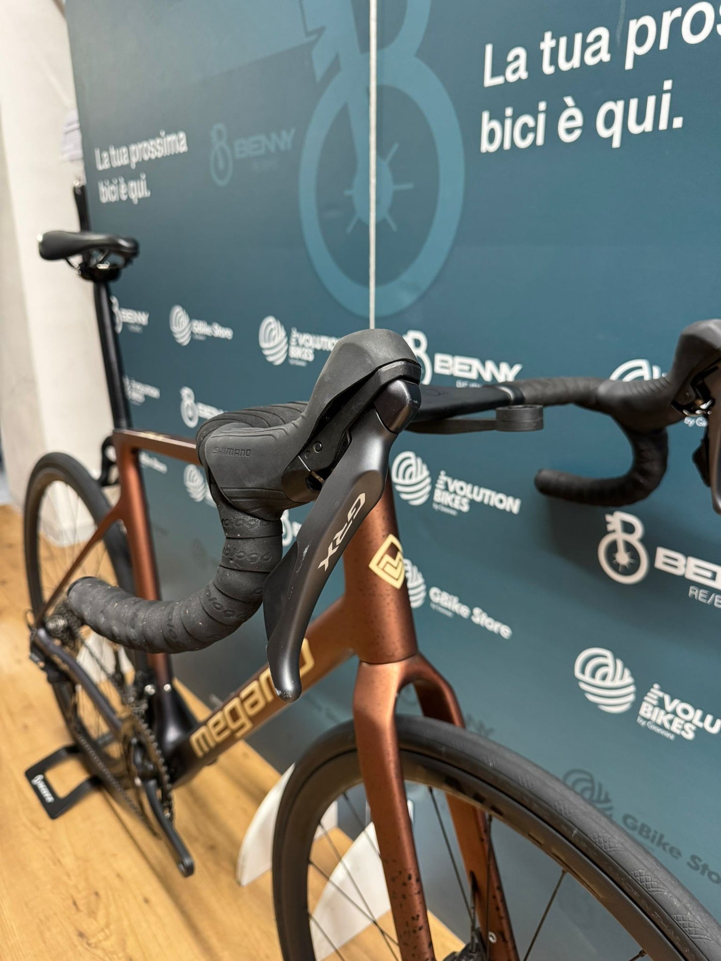 Megamo Silk 08 Rozmiar XL - Używany