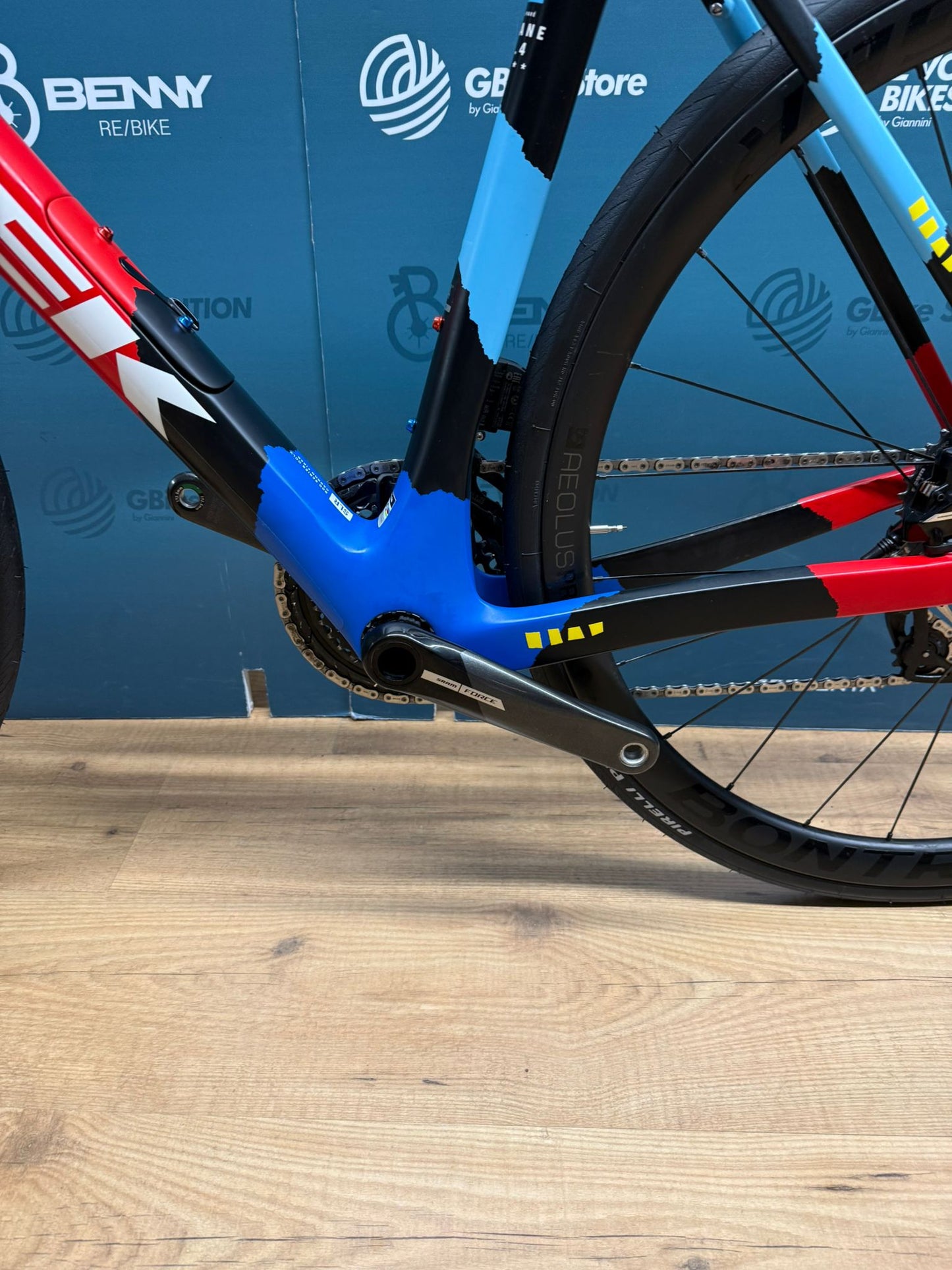 Trek Domane SLR 7 AXS Team Replica Size 54 - Used