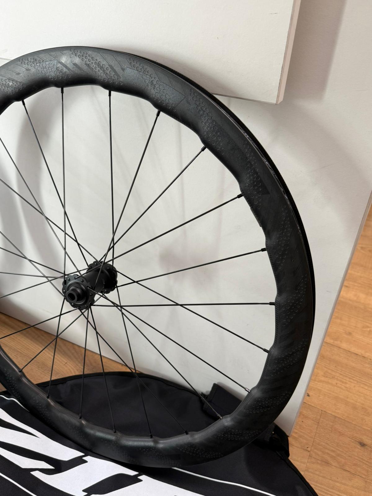 Zipp 353 NSW Hookless Wheels – DEMO