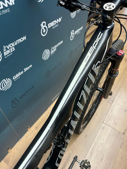 Tamaño de élite épico especializado M - Usado