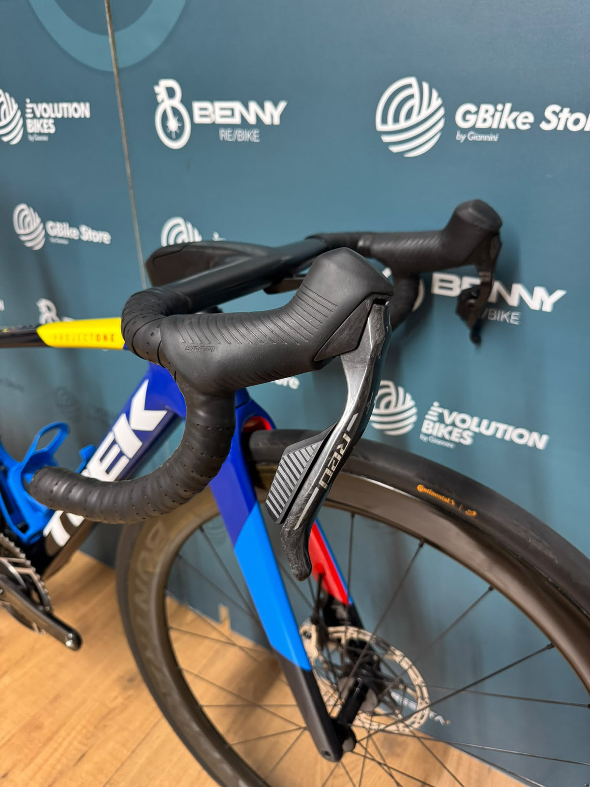 Trek Madone SLR 9 Gen 8 Red E1 Taglia XS - Usata