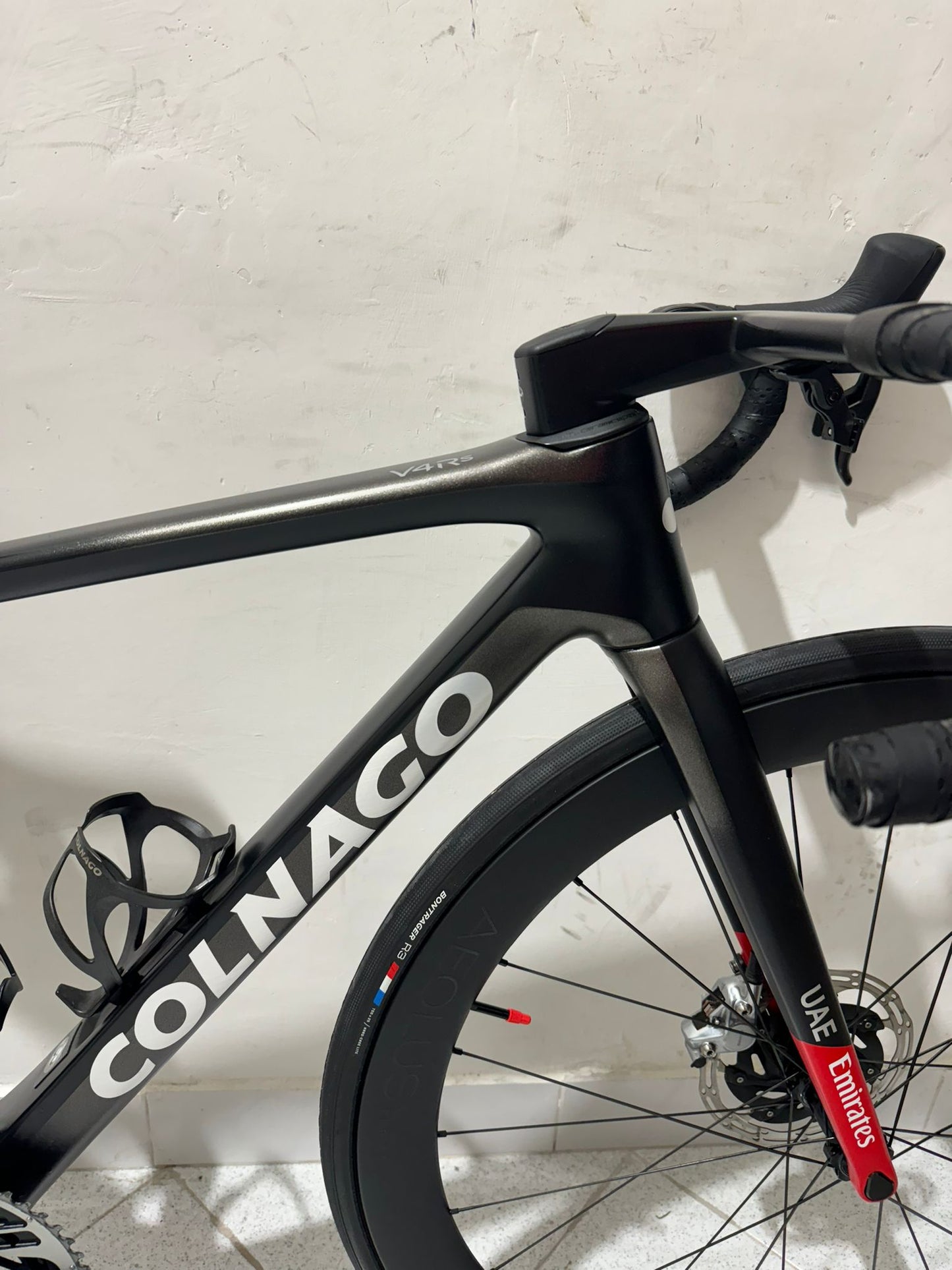 Colnago V4RS UAE Emirates storlek 42S - Används